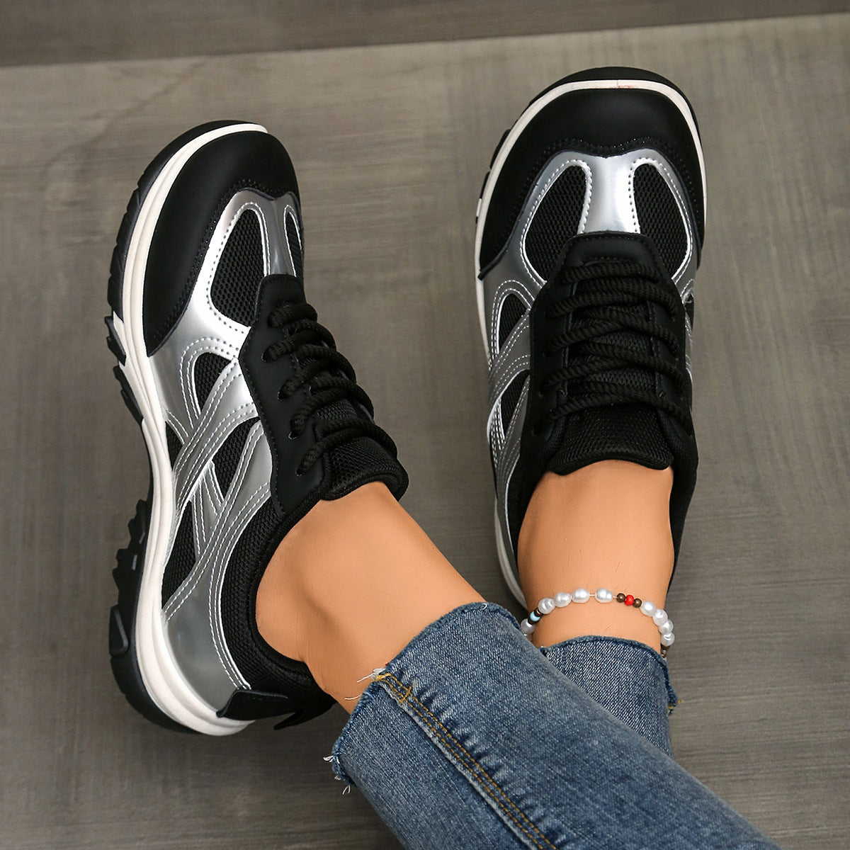 Sneaker