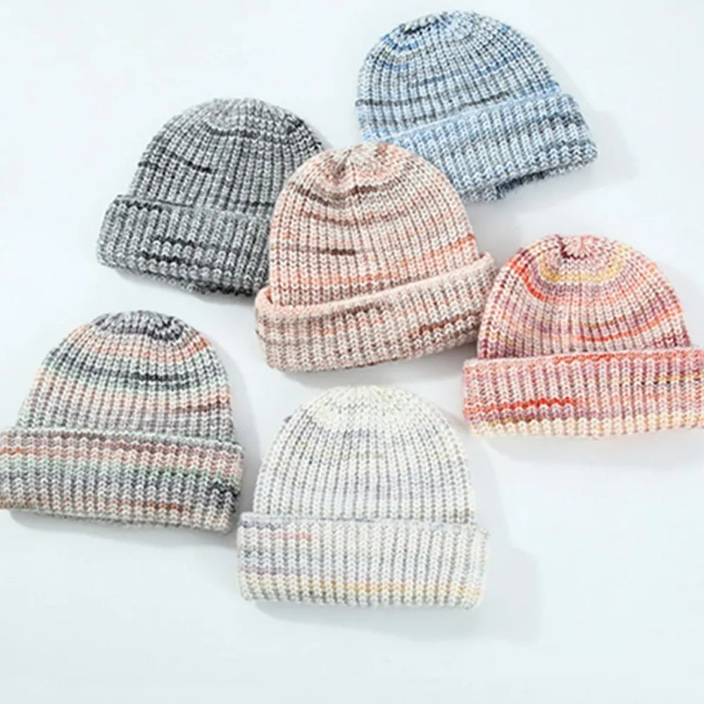 Strickmütze mit Kontrastdesign