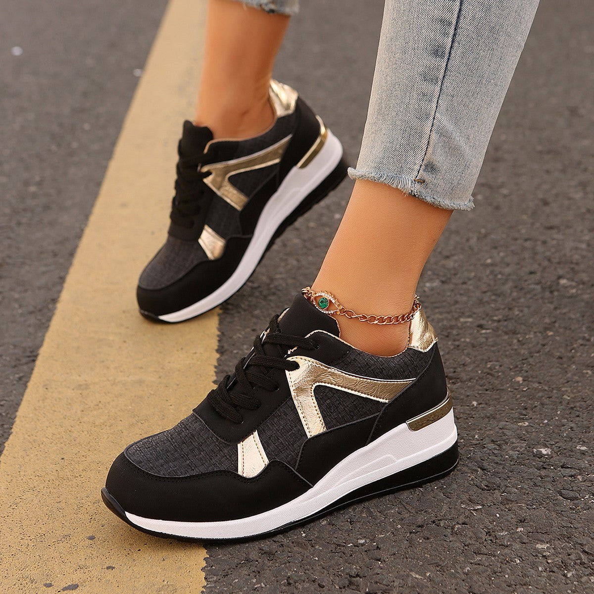 Sneaker