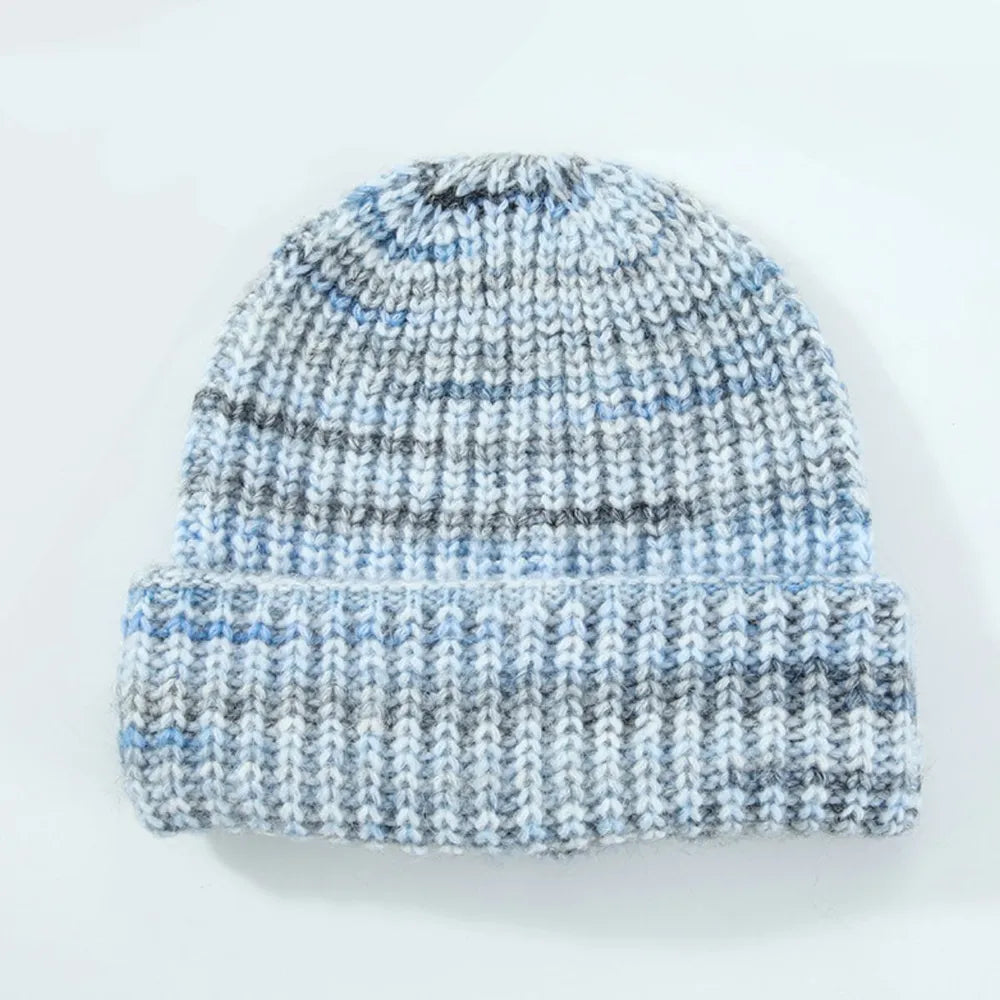 Strickmütze mit Kontrastdesign