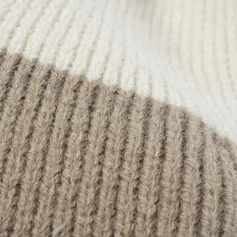 Strickmütze mit Pompon