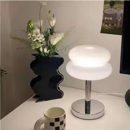 Stylische Tischlampe