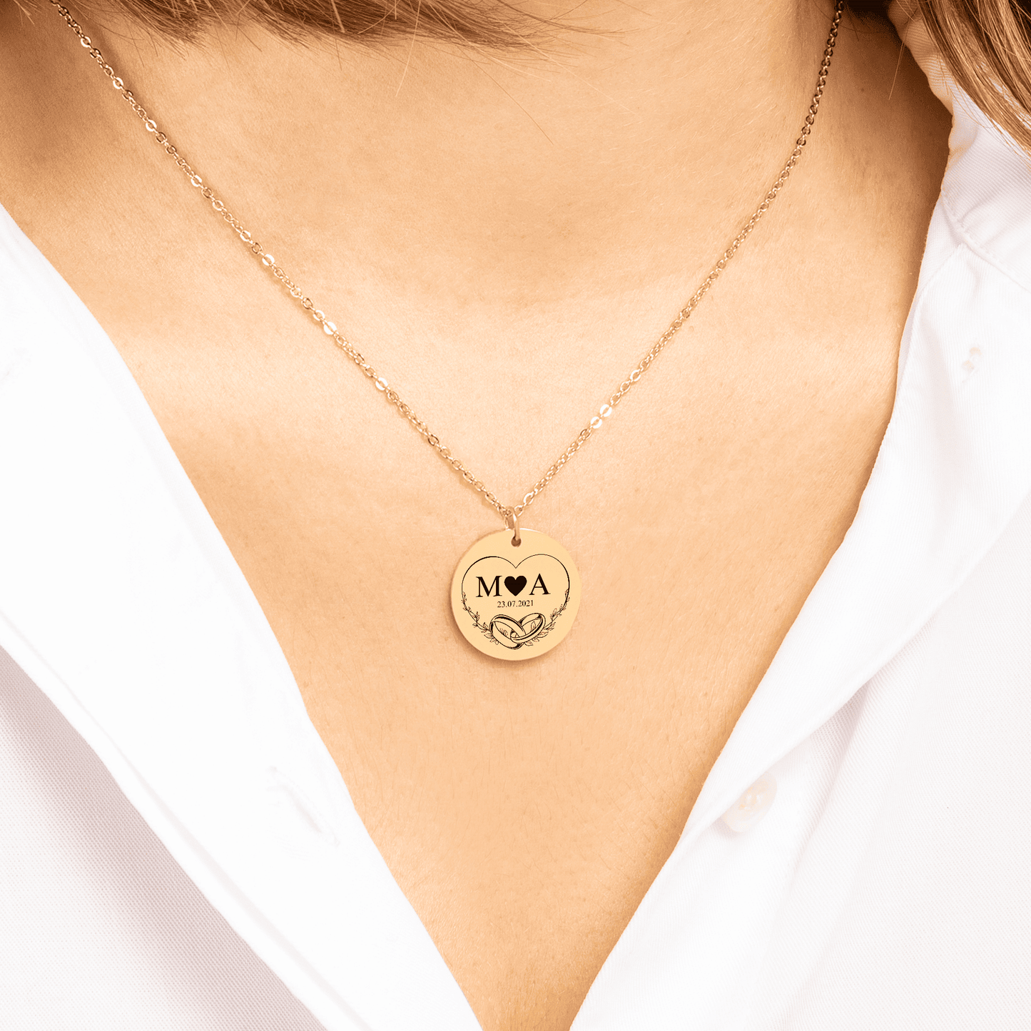 Halskette mit Initialen „Ewige Liebe“