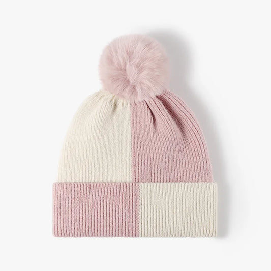 Strickmütze mit Pompon
