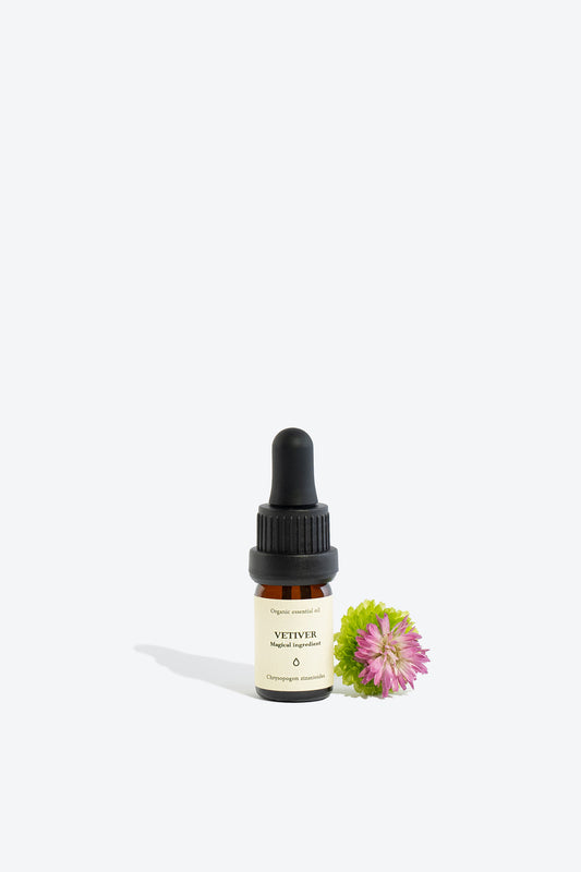 Vetiver essential oil SMELLS LIKE SPELLS Chrysopogon zizanioides
